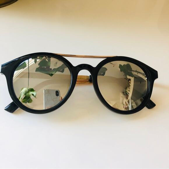 NORDSTROM Oversized Black Plastic Gold Metal Mirror Lens Sunglasses Sunnies